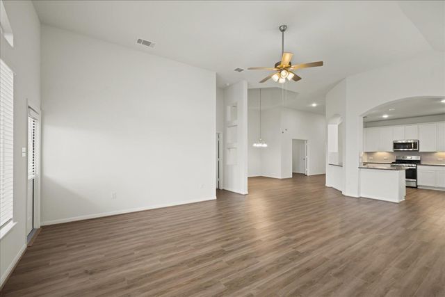 423 Leadtree LOOP, Buda, TX 78610