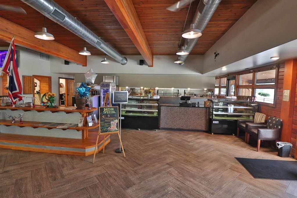 1651 8th St, Cody, WY 82414 photo 3