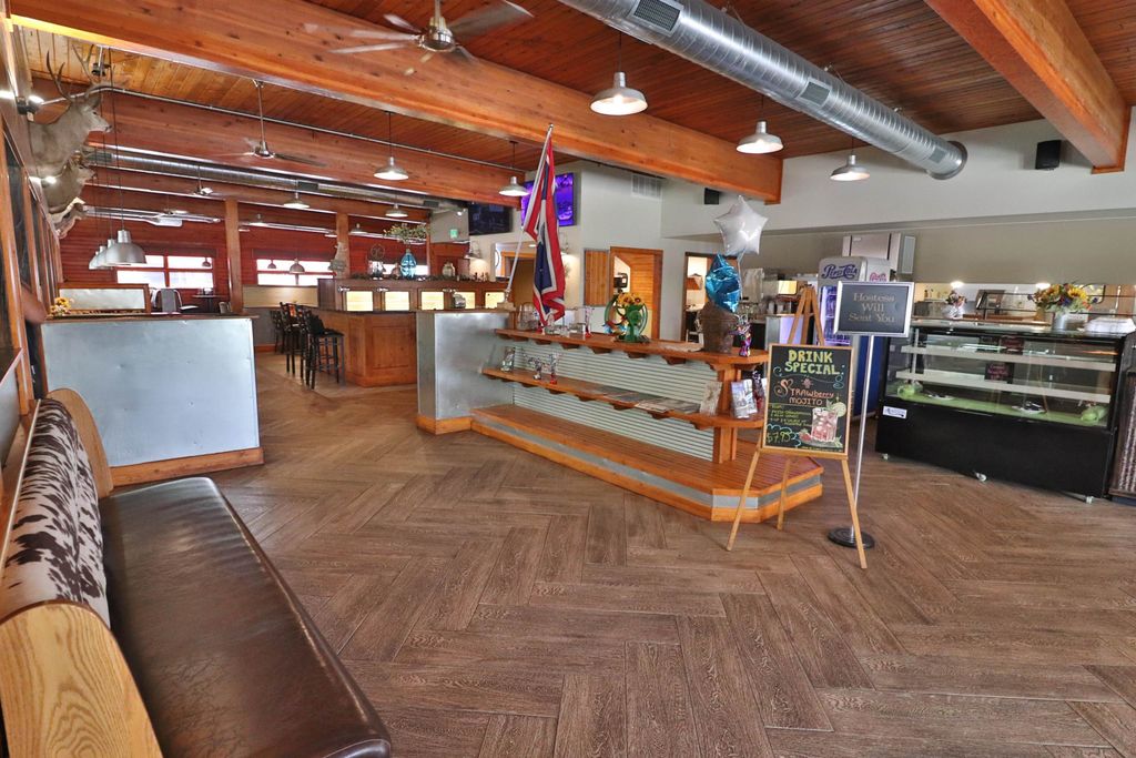 1651 8th St, Cody, WY 82414 photo 4