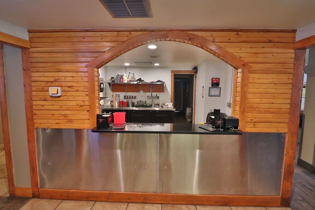 1651 8th St, Cody, WY 82414 photo 6