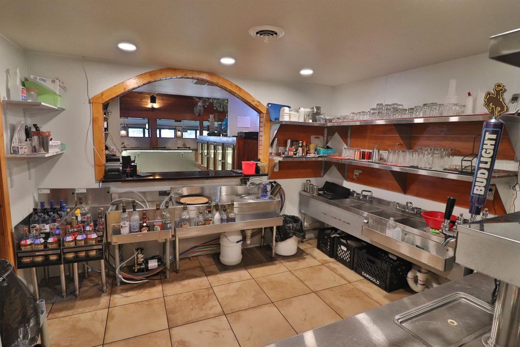 1651 8th St, Cody, WY 82414 photo 8