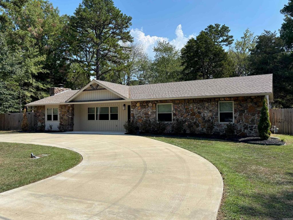 419 N 15th St., Heber Springs, AR 72543