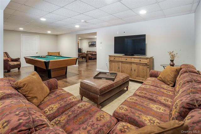 14 Adams Farm Road, Katonah, NY 10536