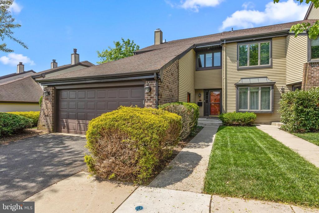 11 GARRISON PLACE, Newtown, PA 18940
