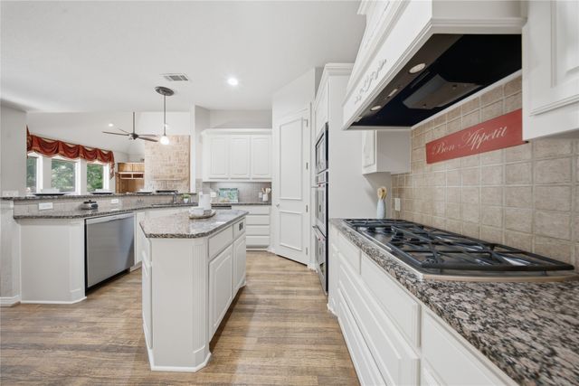 5021 Rangewood Drive, Flower Mound, TX 75028