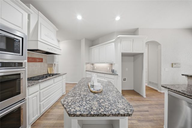 5021 Rangewood Drive, Flower Mound, TX 75028