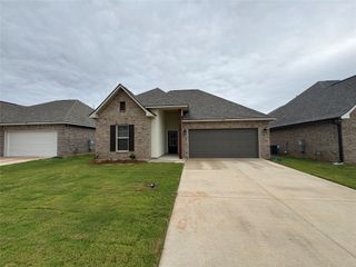 305 Hendry Drive, Bossier City, LA 71111