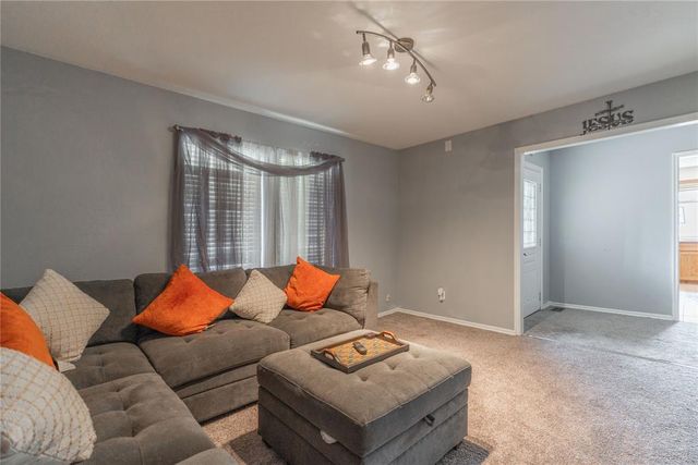 6209 Inland Road, Warr Acres, OK 73132