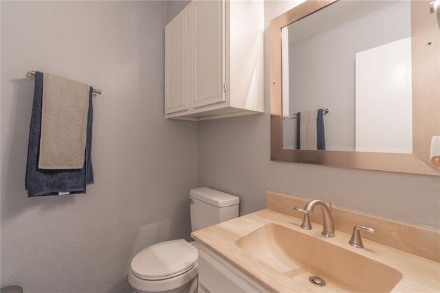 6209 Inland Road, Warr Acres, OK 73132