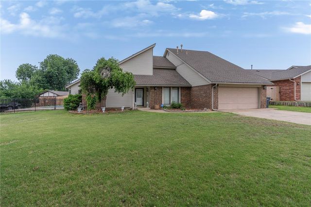 6209 Inland Road, Warr Acres, OK 73132