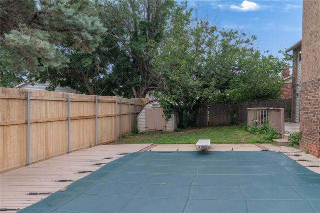 6209 Inland Road, Warr Acres, OK 73132