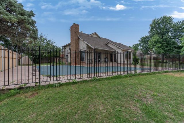 6209 Inland Road, Warr Acres, OK 73132