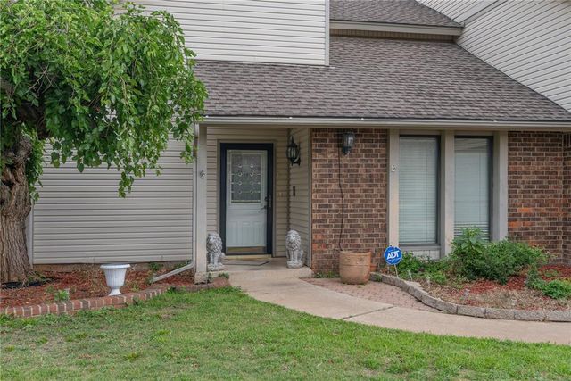 6209 Inland Road, Warr Acres, OK 73132