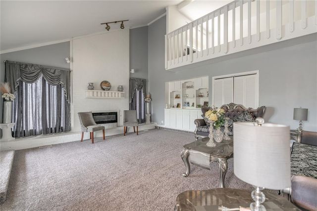 6209 Inland Road, Warr Acres, OK 73132