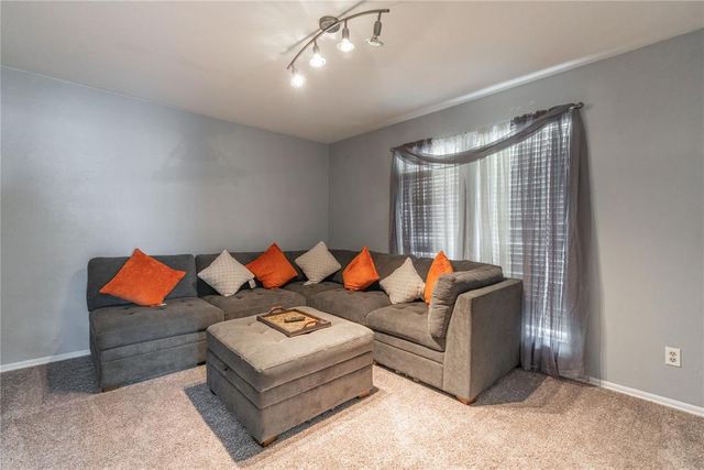 6209 Inland Road, Warr Acres, OK 73132