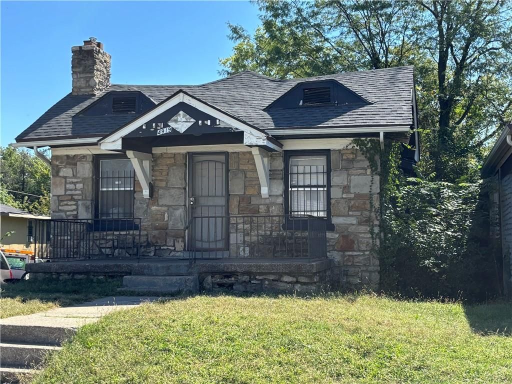 4919 E 39th Street, Kansas City, MO 64128