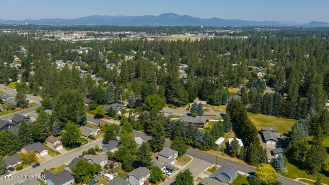 3293 N 10th PL, Coeur D'alene, ID 83815
