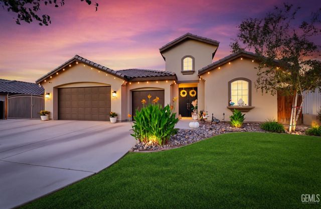 7010 Cattail Creek Way, Bakersfield, CA 93311