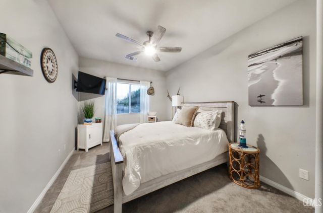 7010 Cattail Creek Way, Bakersfield, CA 93311
