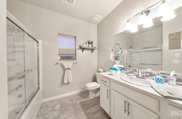 7010 Cattail Creek Way, Bakersfield, CA 93311
