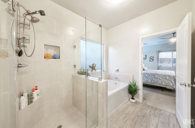 7010 Cattail Creek Way, Bakersfield, CA 93311