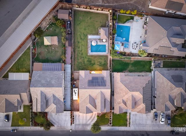 7010 Cattail Creek Way, Bakersfield, CA 93311