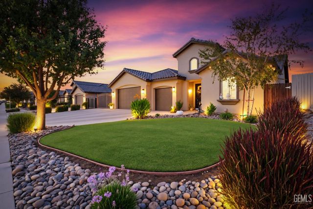 7010 Cattail Creek Way, Bakersfield, CA 93311
