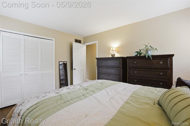 779 Oak Ridge Drive, Brighton, MI 48116