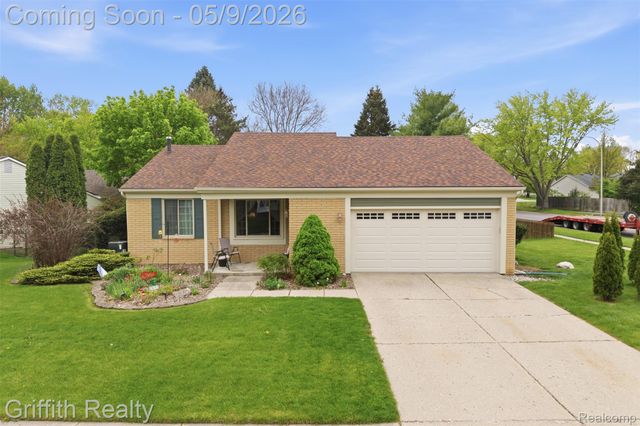 779 Oak Ridge Drive, Brighton, MI 48116