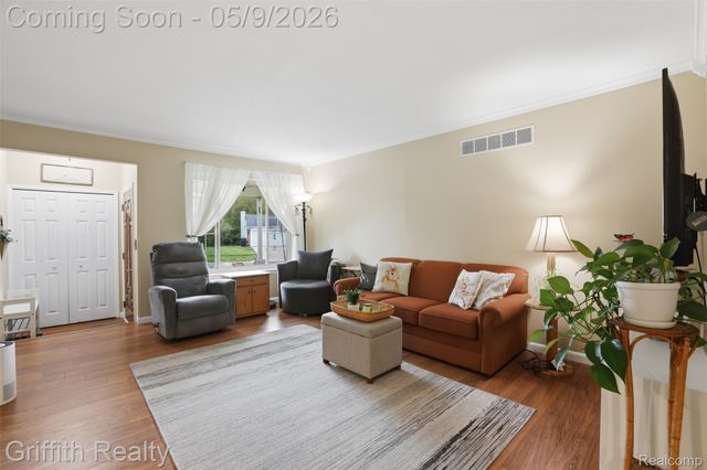 779 Oak Ridge Drive, Brighton, MI 48116
