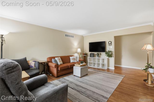 779 Oak Ridge Drive, Brighton, MI 48116