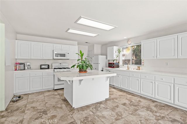 508 Nashville Court, Hemet, CA 92545