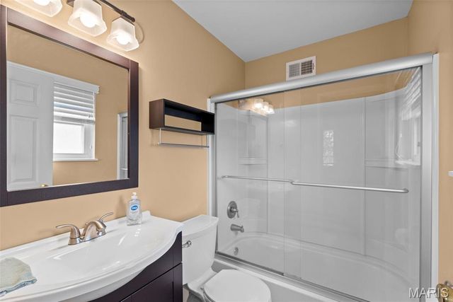 6121 Savio Drive, Affton, MO 63123