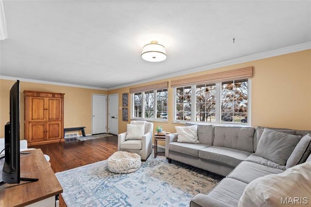 6121 Savio Drive, Affton, MO 63123