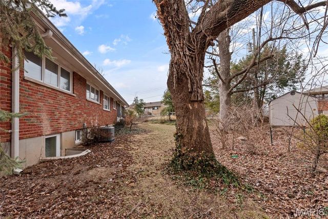 6121 Savio Drive, Affton, MO 63123