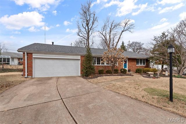 6121 Savio Drive, Affton, MO 63123