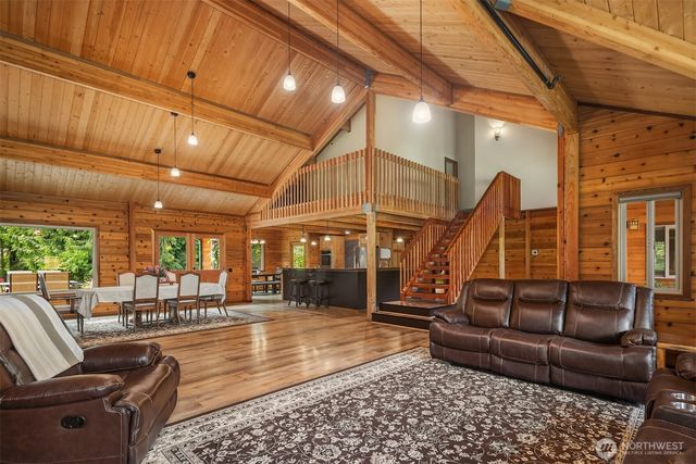 7717 252nd Avenue NE, Redmond, WA 98053