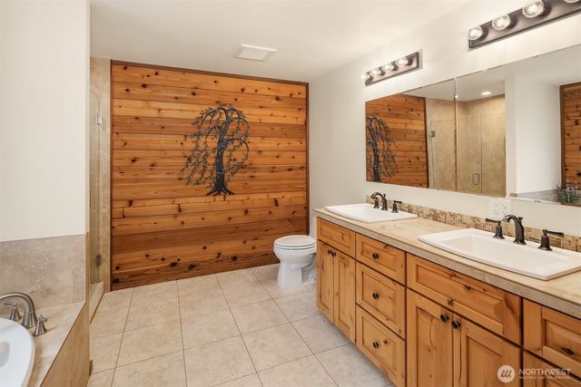 7717 252nd Avenue NE, Redmond, WA 98053