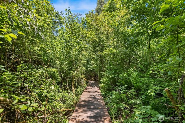 7717 252nd Avenue NE, Redmond, WA 98053