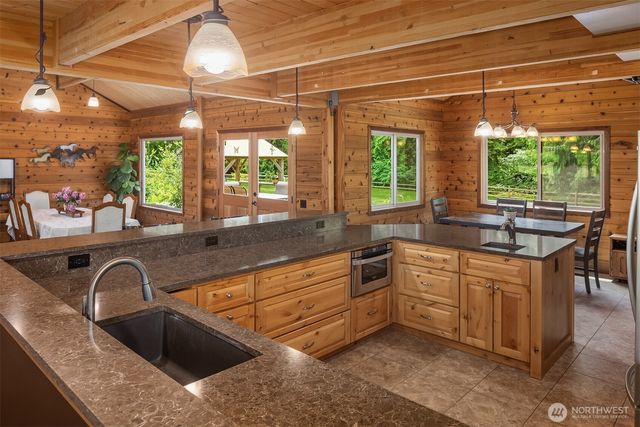 7717 252nd Avenue NE, Redmond, WA 98053