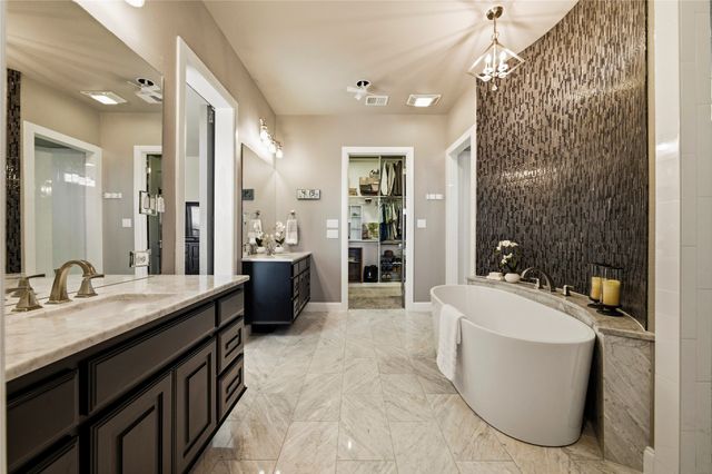 110 Live Oak Court, Willow Park, TX 76087