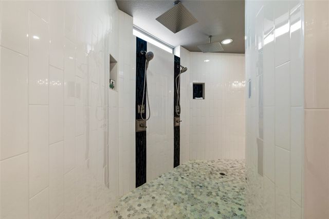 110 Live Oak Court, Willow Park, TX 76087