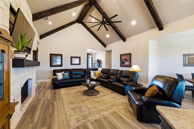 110 Live Oak Court, Willow Park, TX 76087