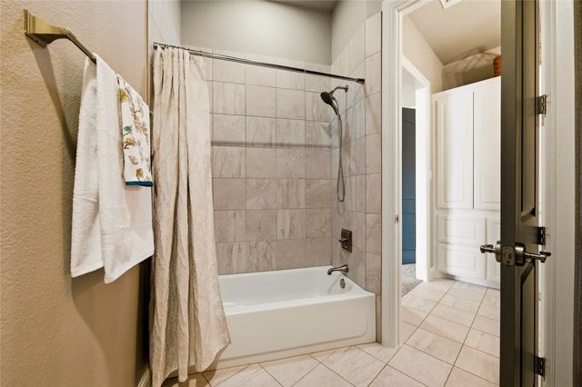 110 Live Oak Court, Willow Park, TX 76087