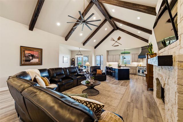 110 Live Oak Court, Willow Park, TX 76087