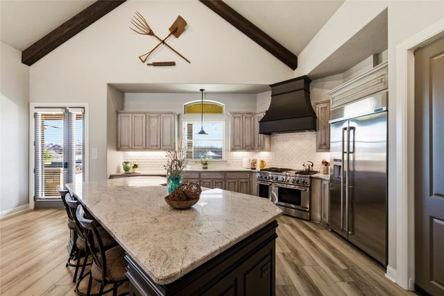 110 Live Oak Court, Willow Park, TX 76087