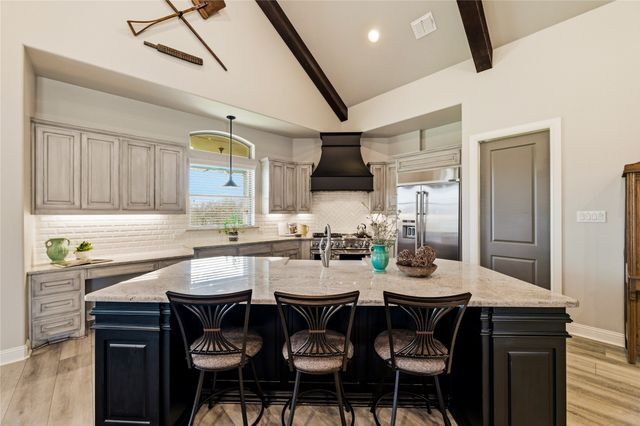 110 Live Oak Court, Willow Park, TX 76087