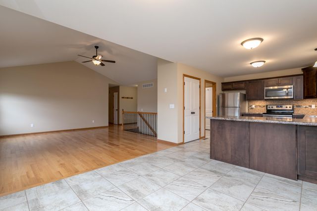 3703 CLYDESDALE DR, Columbia, MO 65202