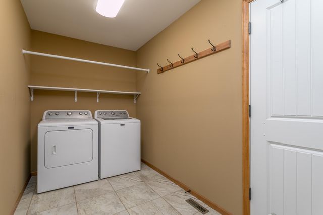 3703 CLYDESDALE DR, Columbia, MO 65202