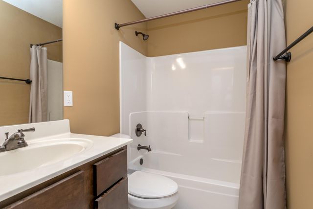 3703 CLYDESDALE DR, Columbia, MO 65202